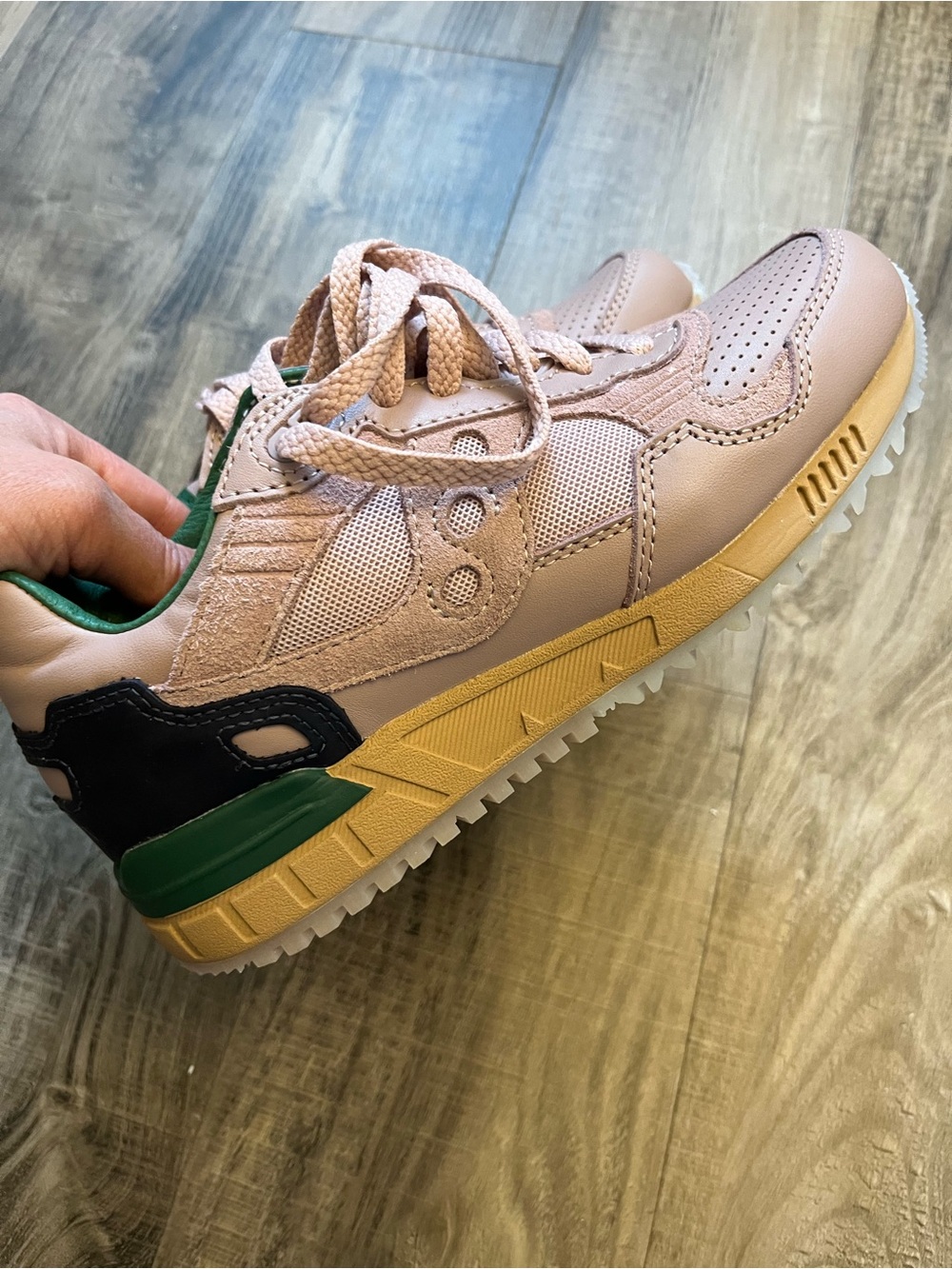 Saucony Unisex sneaker size US 5/ UK4
